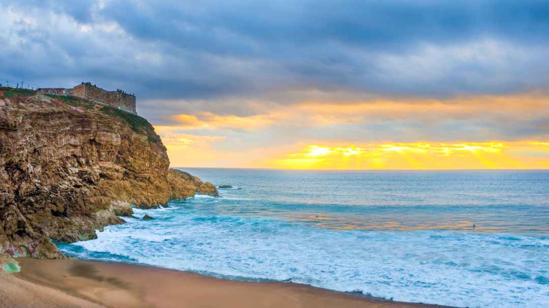 Romantic Sea, Endless Beauty: The Early Summer Scenery of the Northern Coasts of Portugal and Spain
